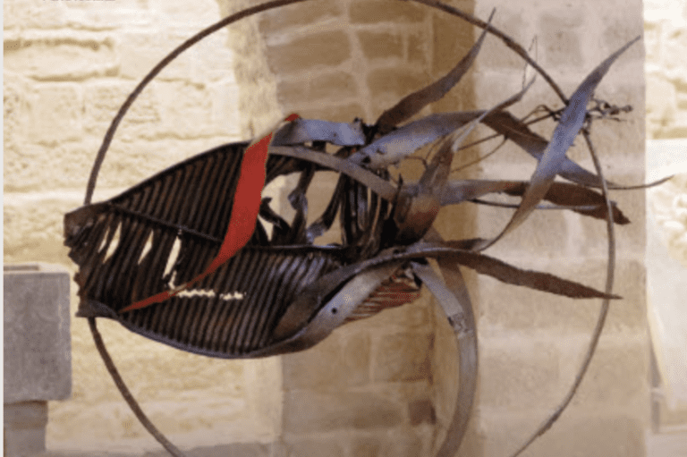 Lee más sobre el artículo Àngels Freixanet: Quan l’ànima del ferro es troba amb la pedra de la història.